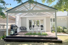 Antler & Oak Cottage: Provincial Luxe In Moss Vale